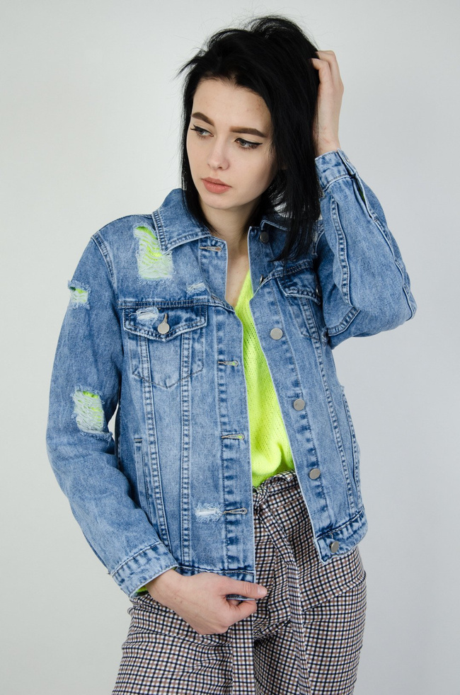 Kurtka jeansowa z przetarciami