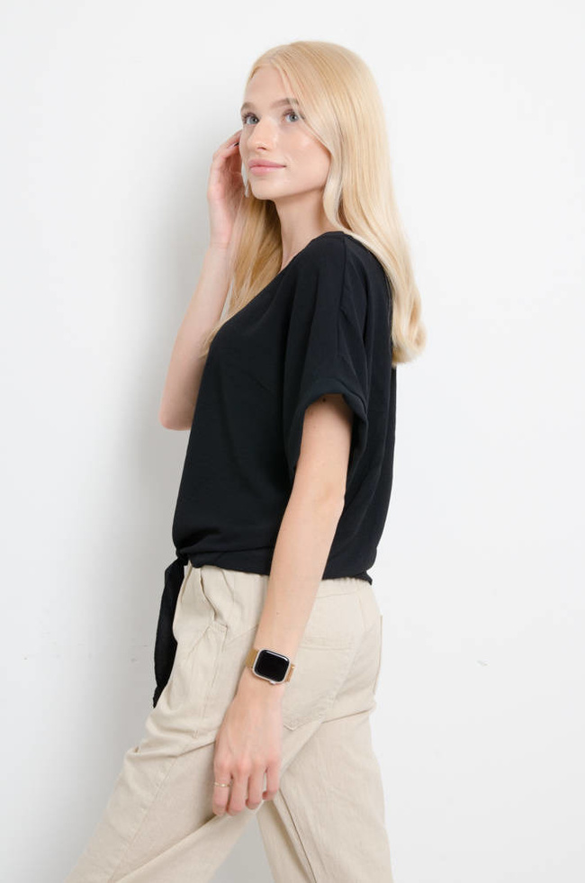 BLUZKA Z WIĄZANIEM DEKOLT V - CZARNA