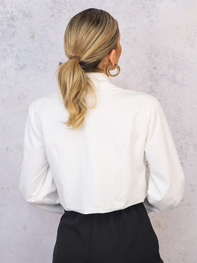 KRÓTKA MARYNARKA ZAPINANA NA GUZIKI- BIAŁA