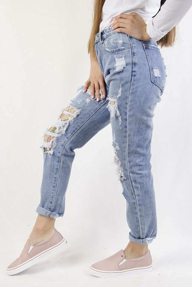 Spodnie jeansowe typu boyfriend z haftowanymi wstawkami