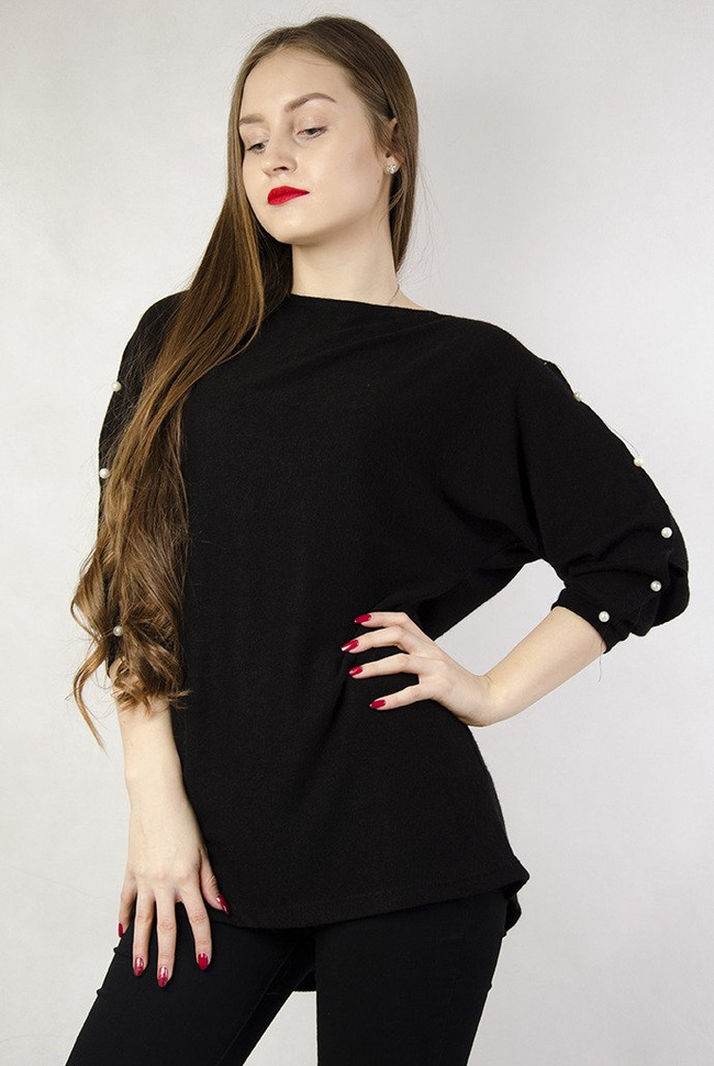 Czarna bluzka z perełkami na rękawach