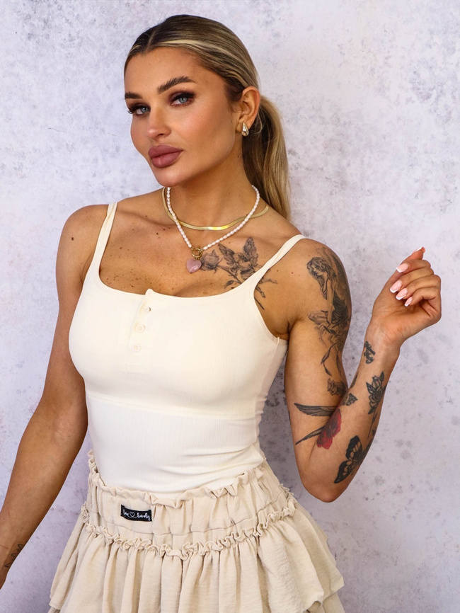 USZTYWNIANY TOP NA RAMIĄCZKA Z GUZIKAMI- ECRU