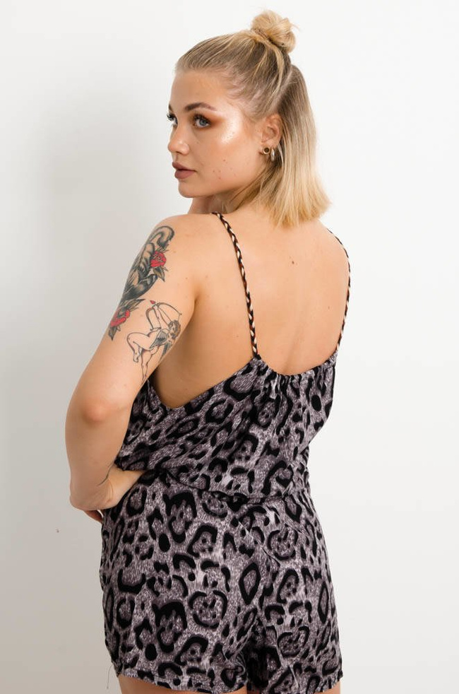 SZARY KOMBINEZON W PANTERKĘ