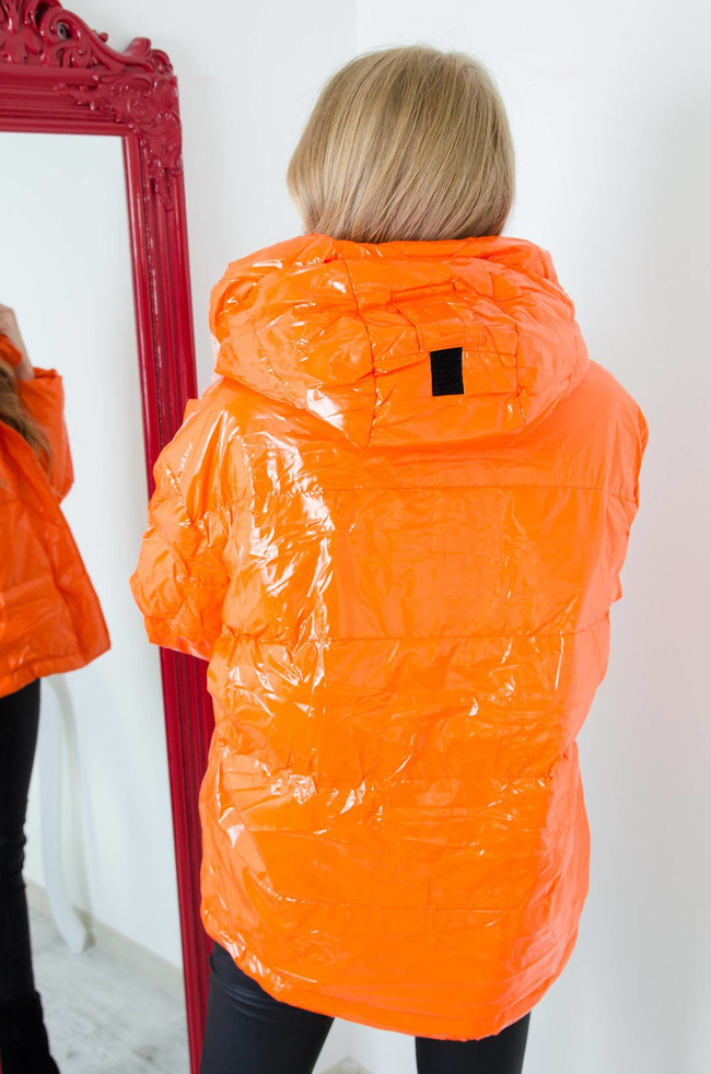POMARAŃCZOWA WINYLOWA KURTKA Z KAPTUREM OVERSIZE