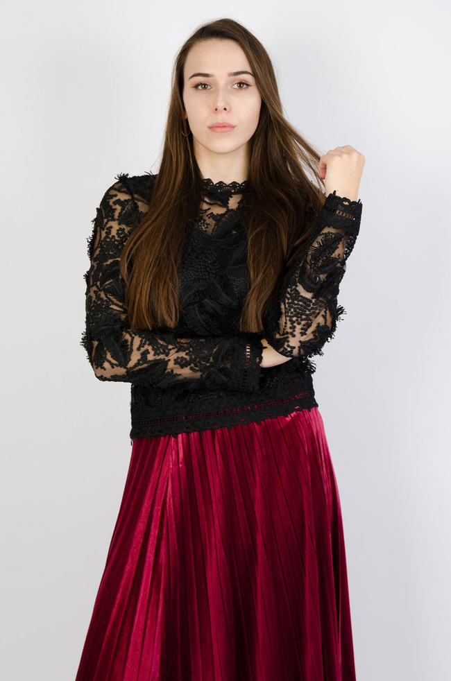 CZARNA BLUZKA Z KORONKI