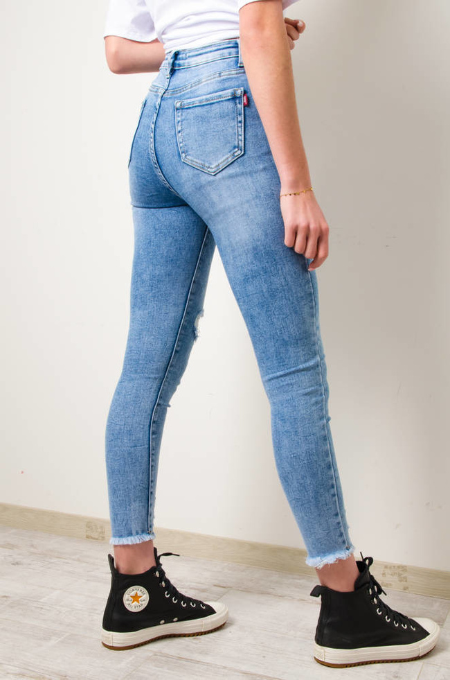 JASNE SPODNIE JEANSOWE Z PRZETARCIAMI-WYSOKI STAN 