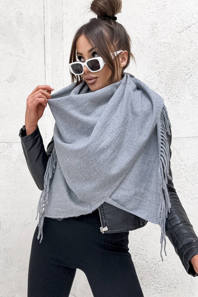 KLASYCZNY SZAL Z FRĘDZLAMI- SZARY