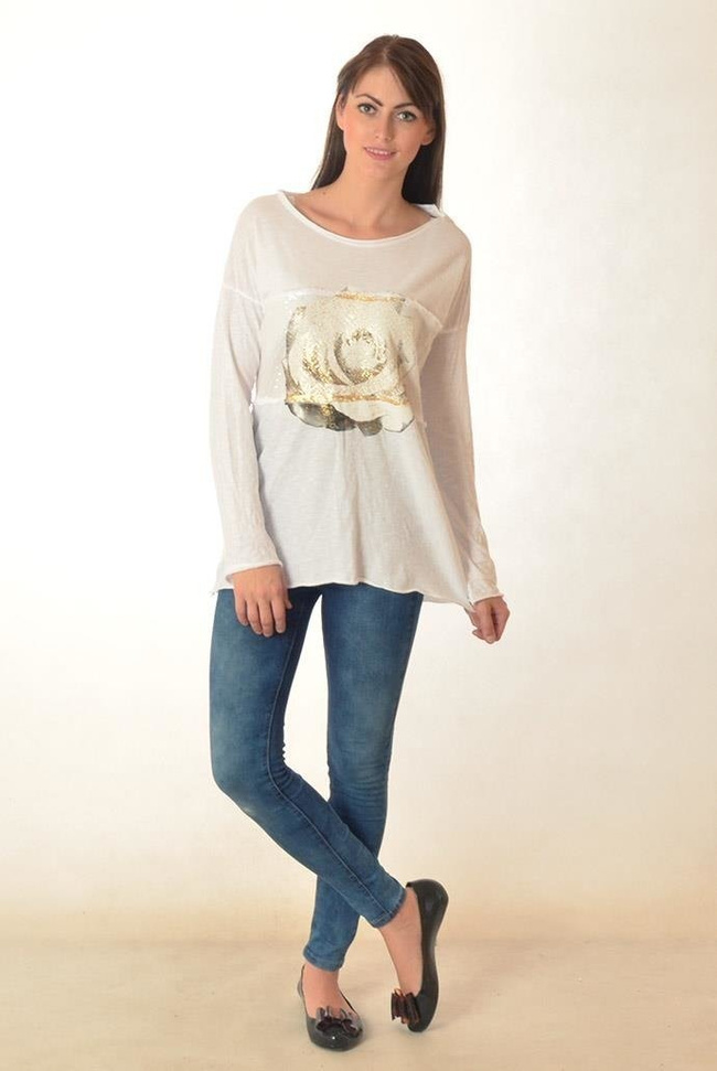 Biała bluzka z różą