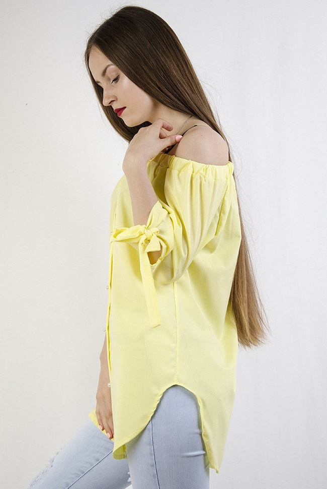 Żółta bluzka z odkrytymi ramionami