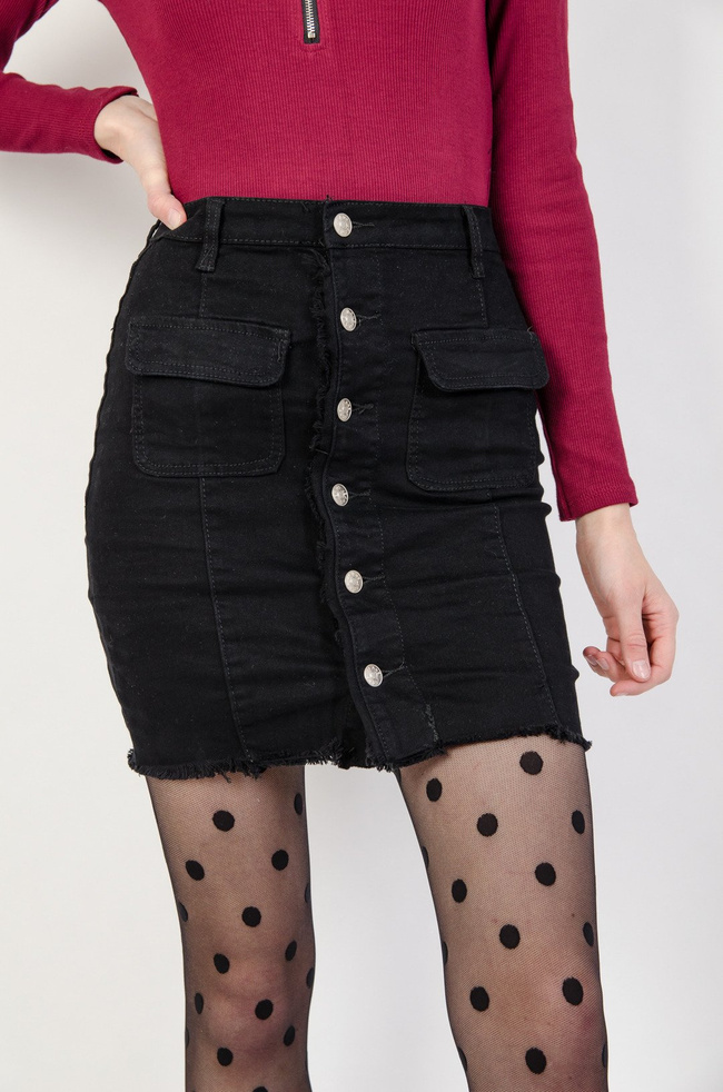 Czarna spódniczka jeansowa z guzikami
