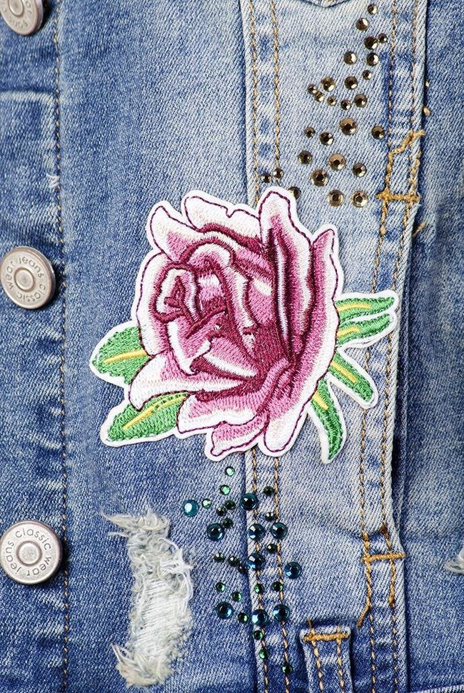 Kurtka jeansowa z naszywkami