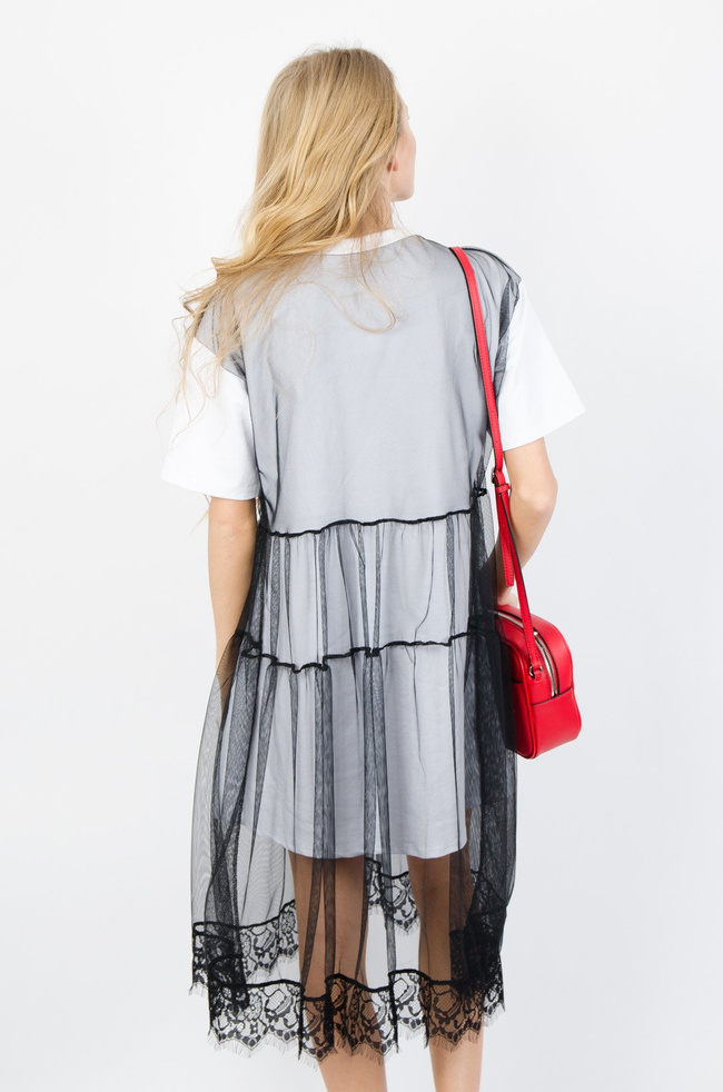 BIAŁA SUKIENKA DZIANINOWA Z TIULEM