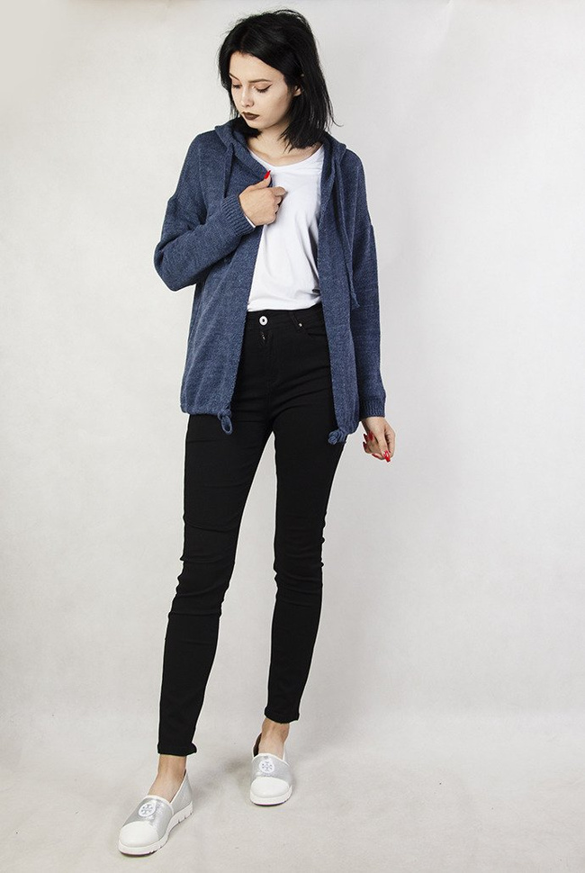 Granatowa narzutka sweterkowa z kapturem