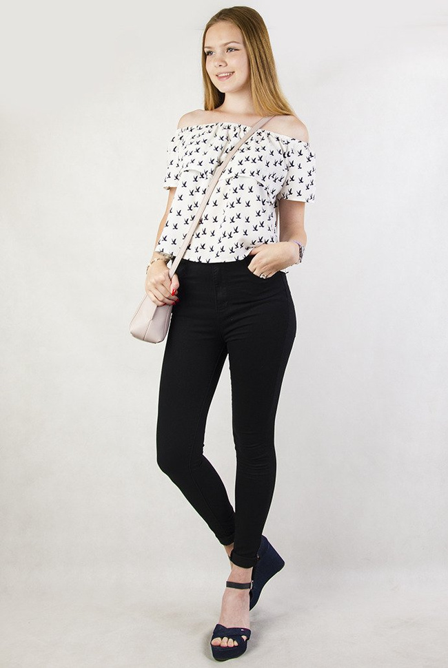 Biała bluzka hiszpanka w jaskółki