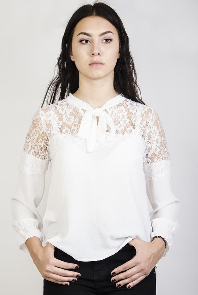 Biała bluzka koszulowa z kokardą