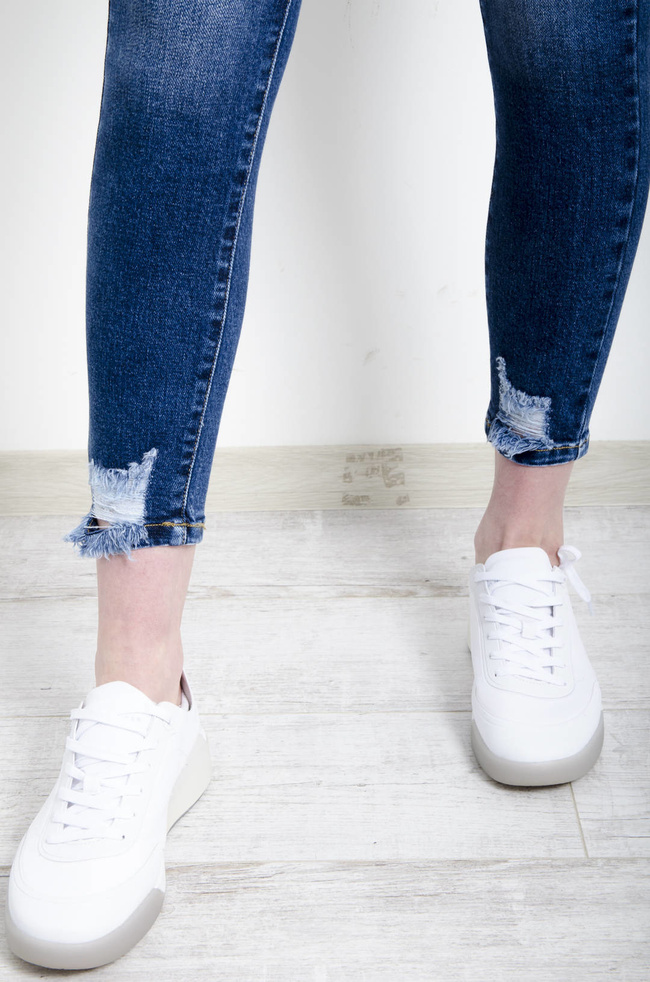 SPODNIE JEANSOWE Z PRZETARCIAMI- PUSH UP