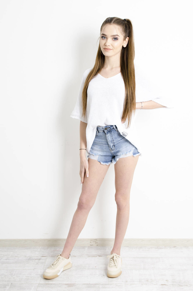 SWETER DZIANINOWY OVERSIZE Z KRÓTKIM RĘKAWEM- BIAŁY