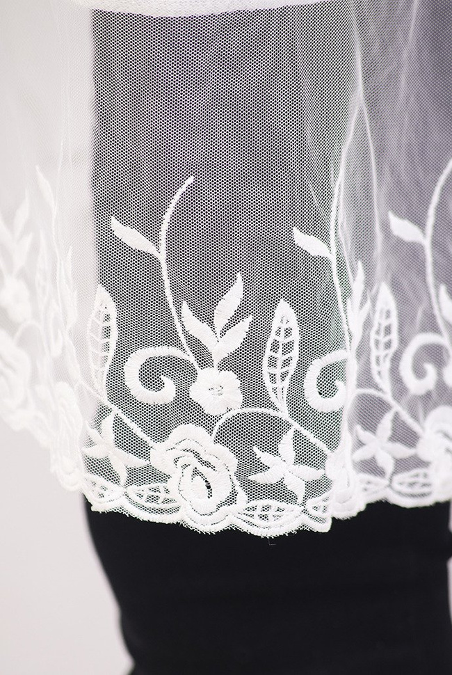 Biała ażurowa tunika