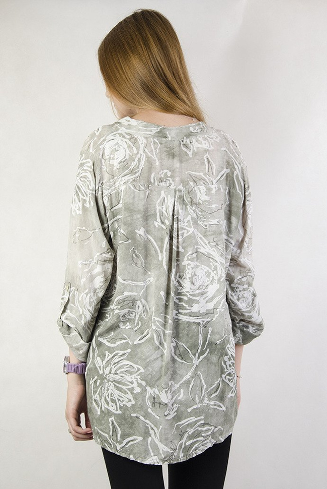 Zielona koszula w białe wzory