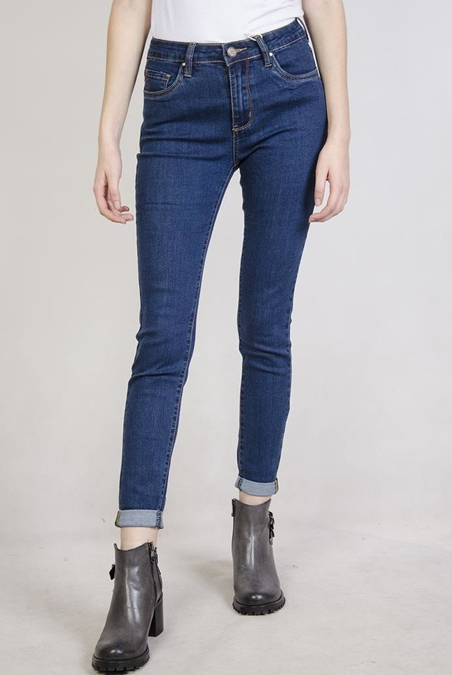 Klasyczne spodnie jeansowe przylegające