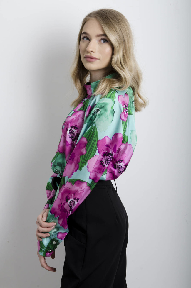 BLUZKA SATYNOWA W KWIATY