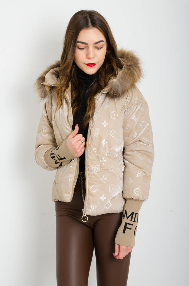 BEŻOWA PUCHOWA KURTKA WE WZORY LOUIS POŁYSKUJĄCA 