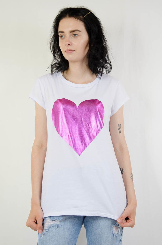 Biały T-shirt z błyszczącym sercem