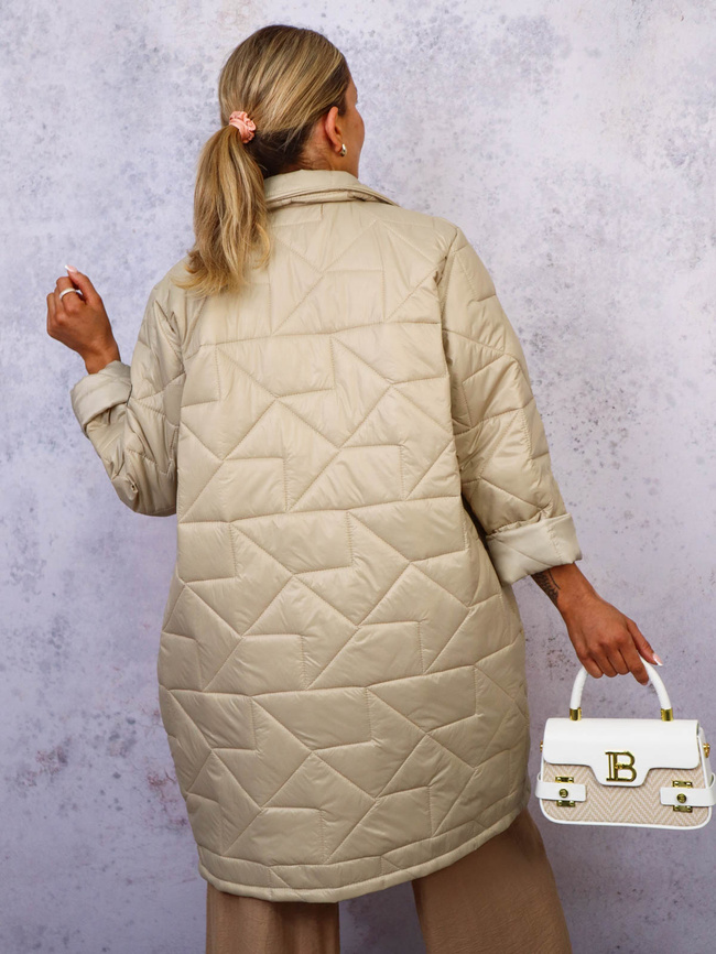 PIKOWANY PŁASZCZ ZAPINANY NA ZŁOTE GUZIKI- BEŻOWY