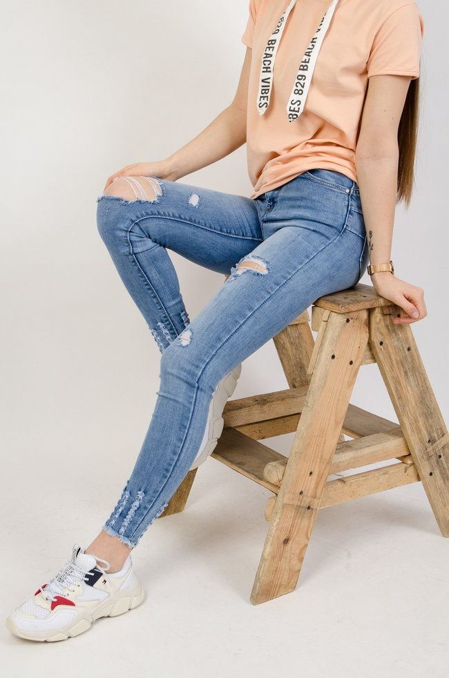 Jasne spodnie jeansowe Push up z przetarciami