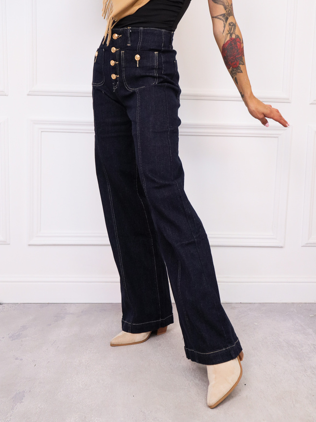 SPODNIE JEANSOWE Z PRZESZYCIAMI I KIESZENIAMI Z PRZODU- CIEMNOJEANSOWE