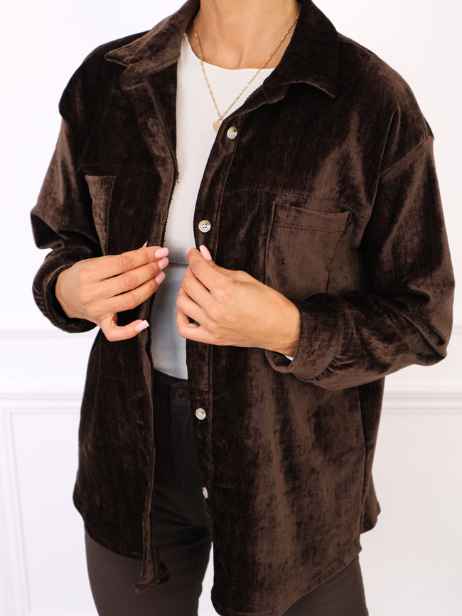 KOSZULA Z GRUBSZEGO WELURU Z KIESZENIAMI- CIEMNY BRĄZ