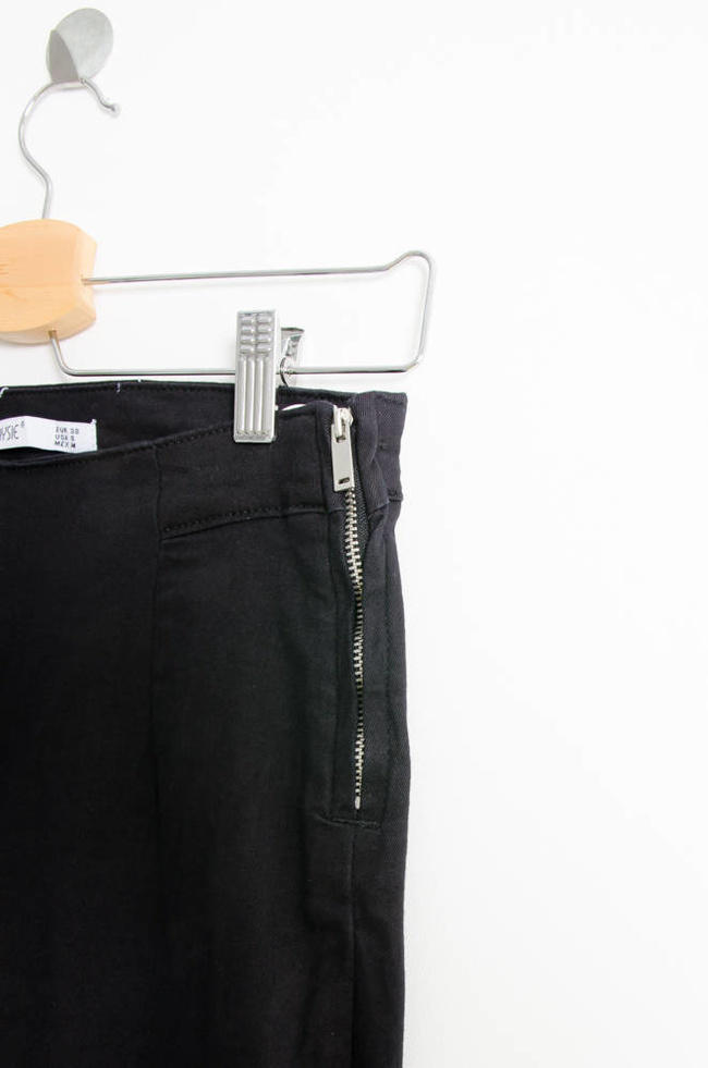 CZARNE SPODNIE Z ZAMKIEM Z BOKU- WYSOKI STAN