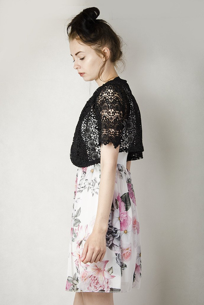 Czarna narzutka bolerko