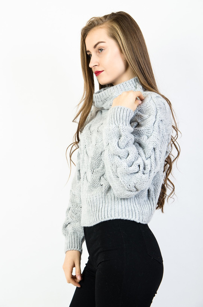 Szary krótki sweter z półgolfem grubo pleciony