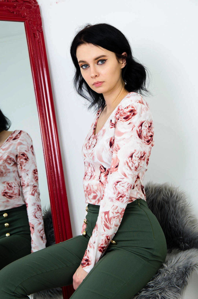 BEŻOWE BODY Z KWIATOWYM WZOREM