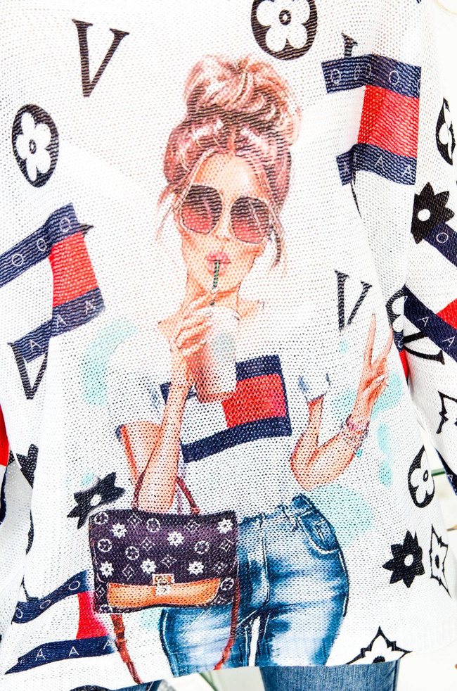 BIAŁA LUŹNA BLUZKA Z MOTYWEM DZIEWCZYNY