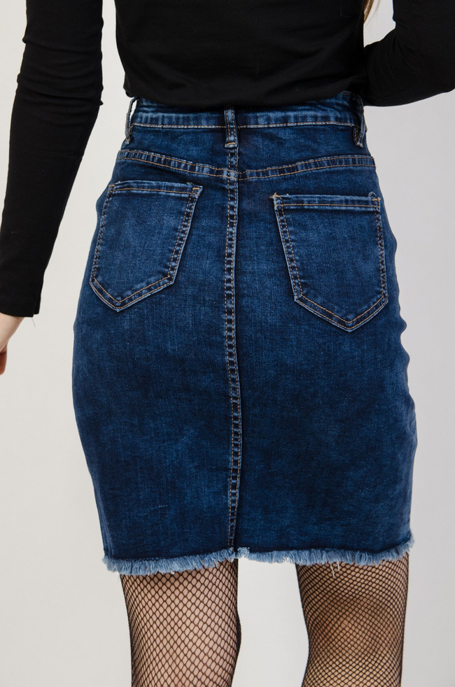 Jeansowa spódnica zapinana na guziki