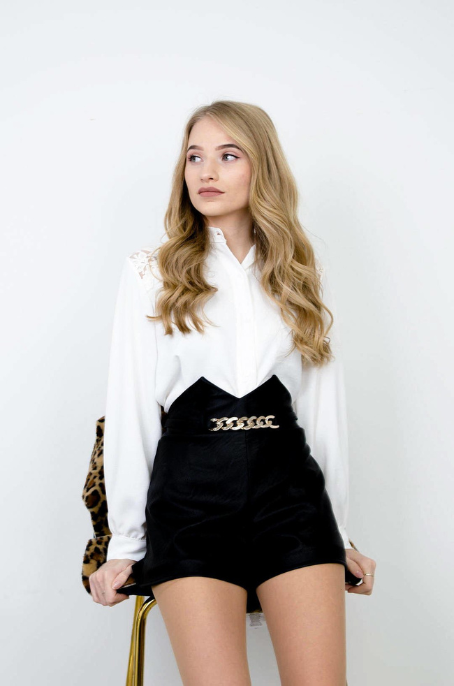 BIAŁA KOSZULA Z KORONKOWYMI WSTAWKAMI