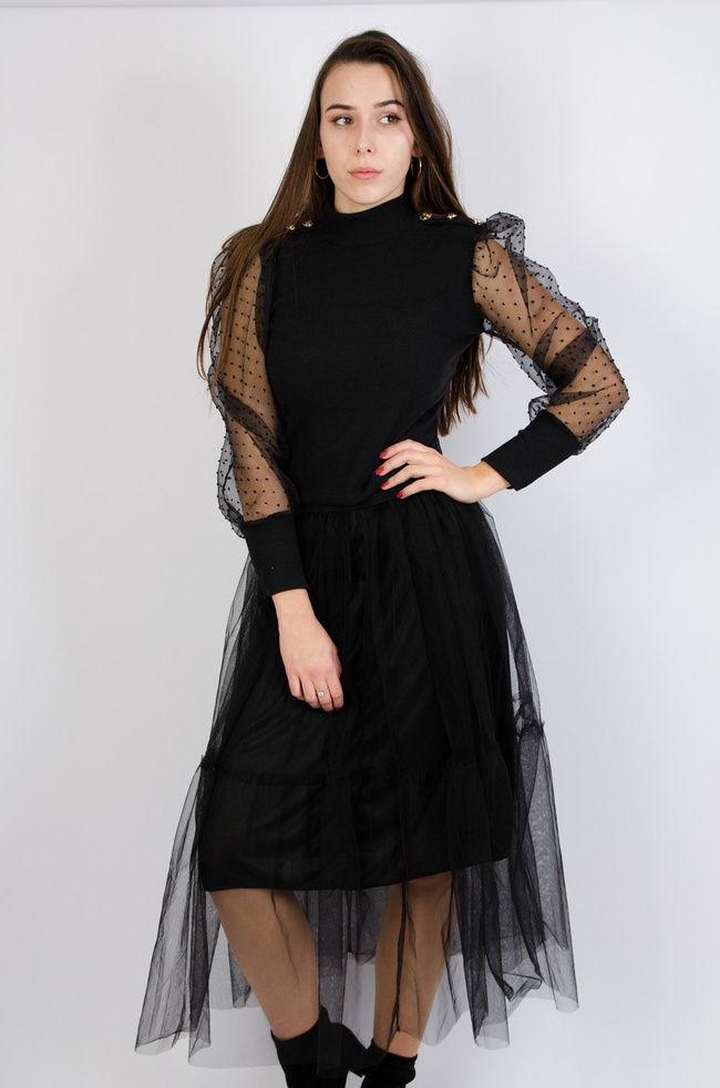 Czarna bluzka z bufkami oraz siateczkowymi rękawami