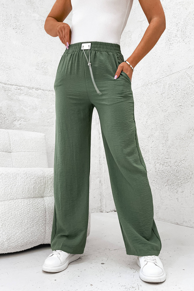 SPODNIE MATERIAŁOWE Z SZEROKĄ NOGAWKĄ I ŁAŃCUSZKIEM W PASIE- ZIELONE
