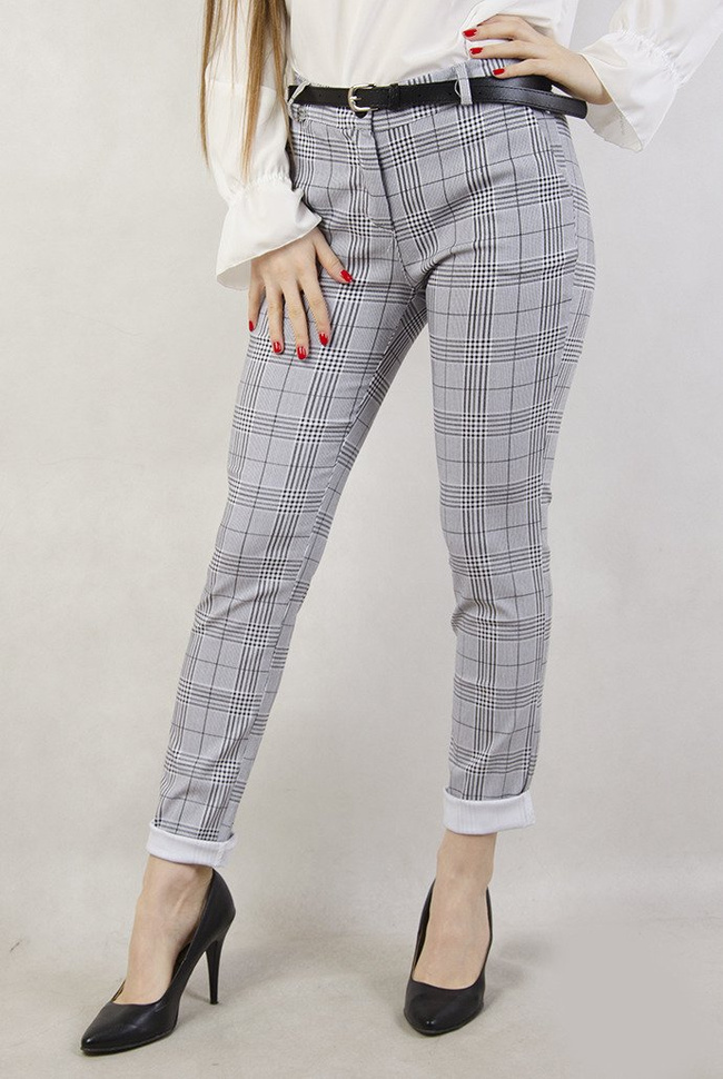 Białe eleganckie spodnie w kratę