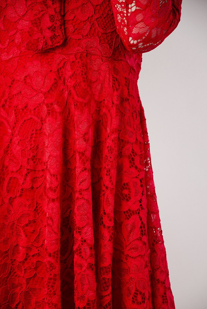 Czerwona koronkowa sukienka z wiązaniem pod szyją - Olika