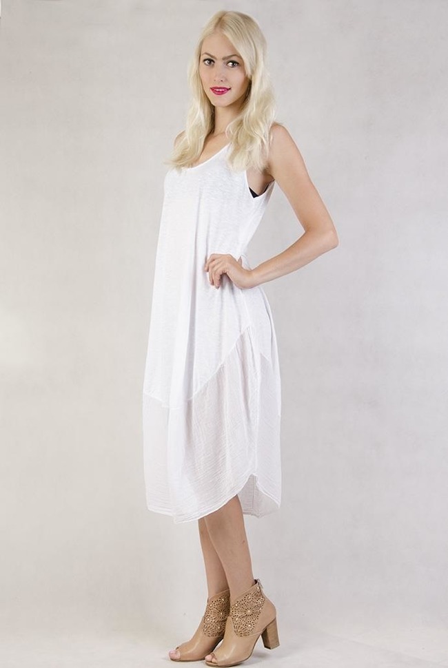 Asymetryczna sukienka na ramiączka biała