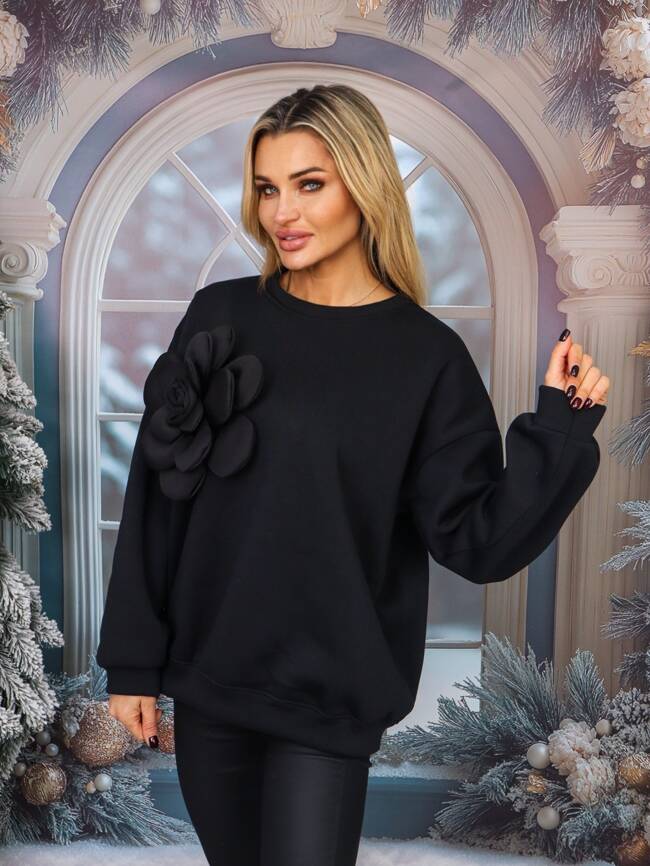 BLUZA OVERSIZE Z OZDOBNYM KWIATEM- CZARNA