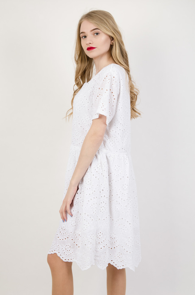 Biała ażurowa sukienka 