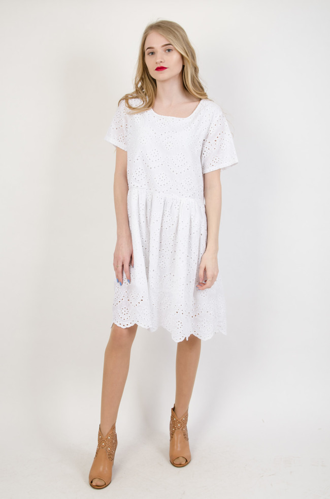 Biała ażurowa sukienka 