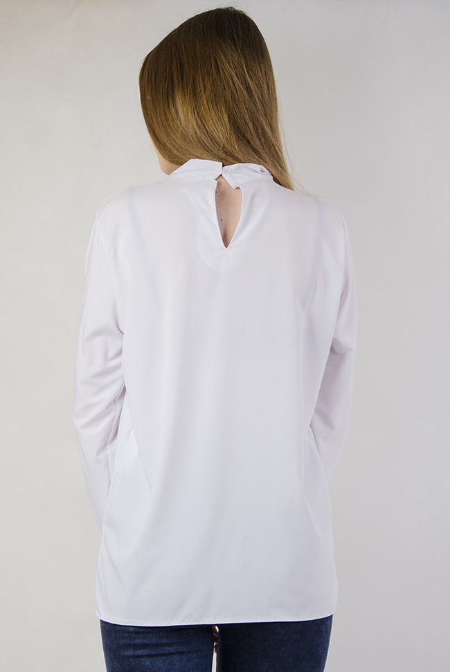Biała bluzka koszulowa  z falbanką oraz wiązaniem przy szyi