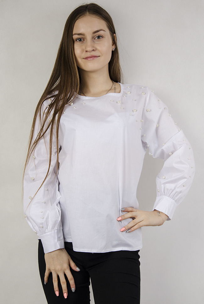 Biała bluzka koszulowa z perełkami