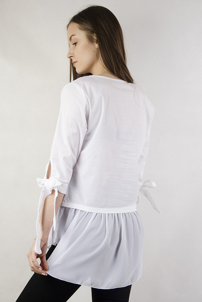 Biała bluzka koszulowa z przedłużeniem z tiulu