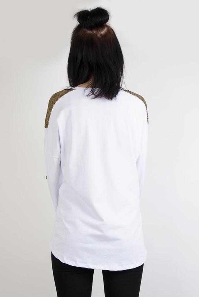 Biała bluzka z nadrukiem i złotymi elementami